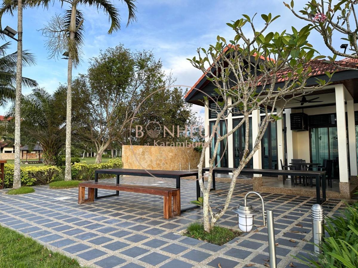 Bonheur At Karambunai Vila *