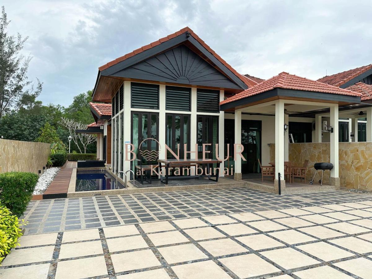 Vila Bonheur At Karambunai *