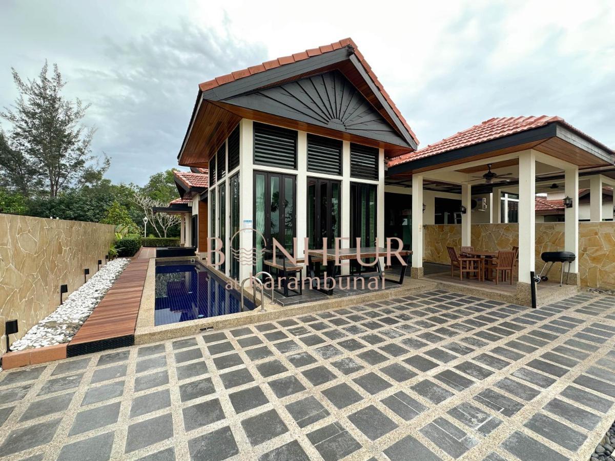 Bonheur At Karambunai Vila *