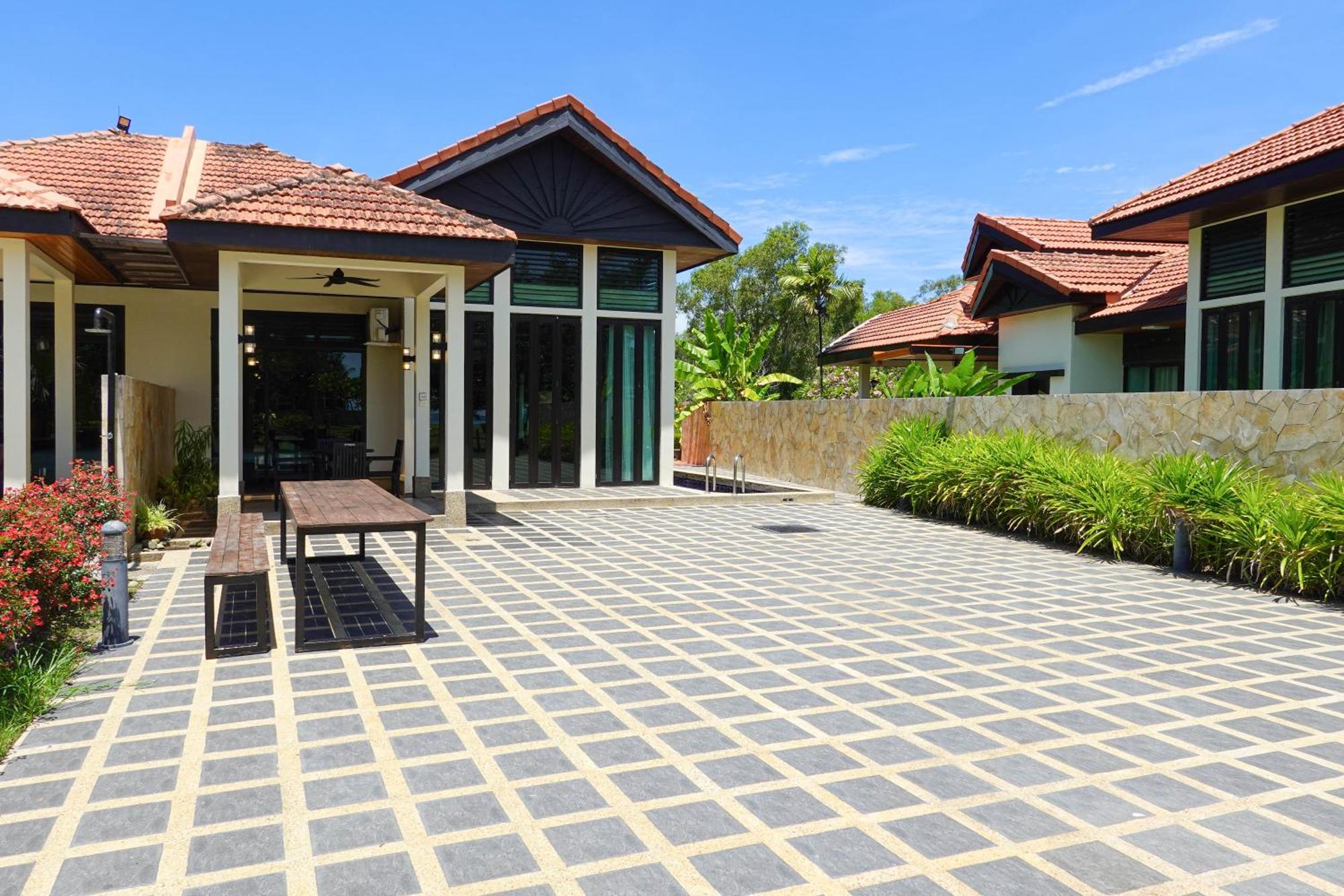 Bonheur At Karambunai Vila *