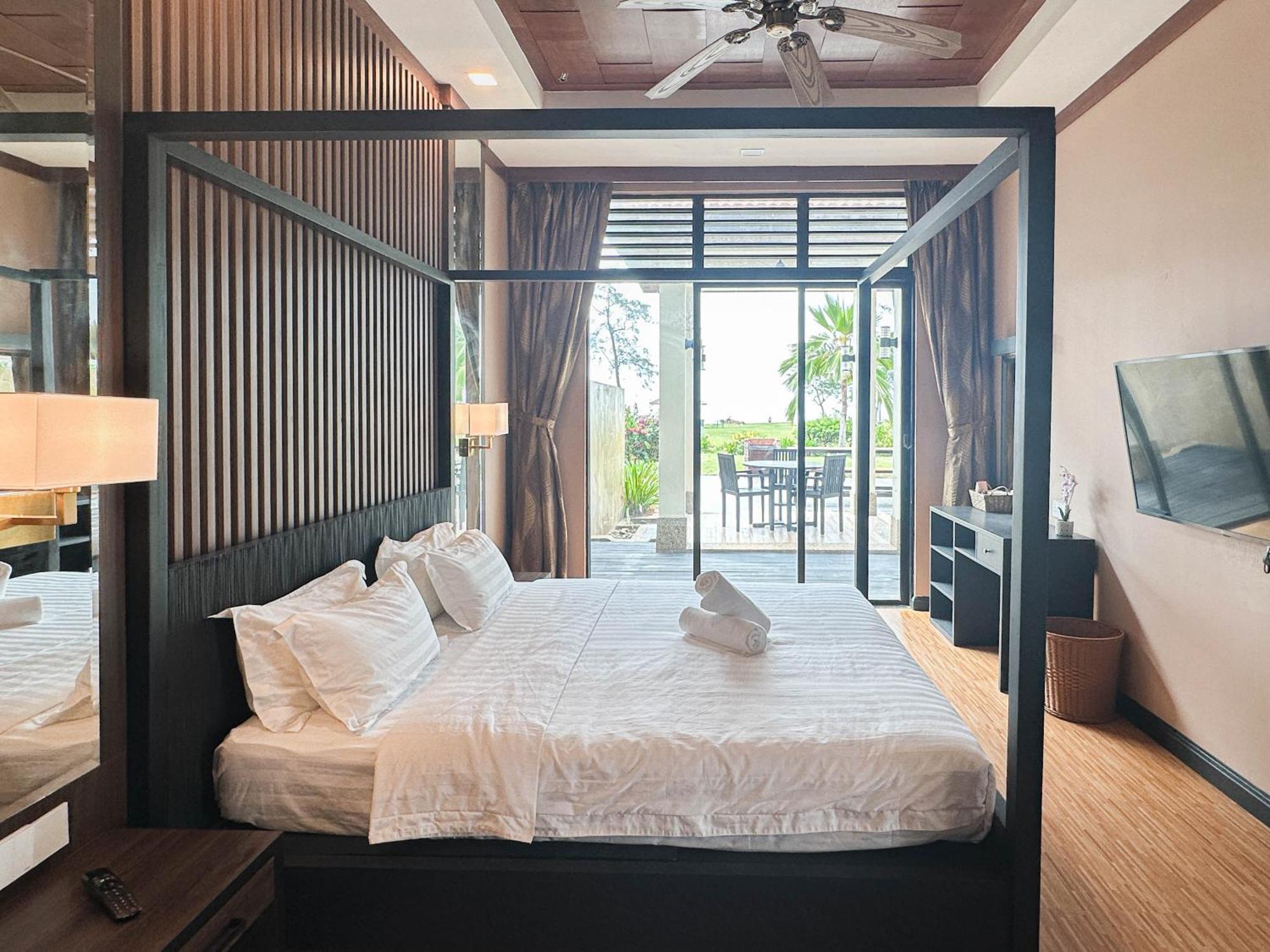 Bonheur At Karambunai Villa