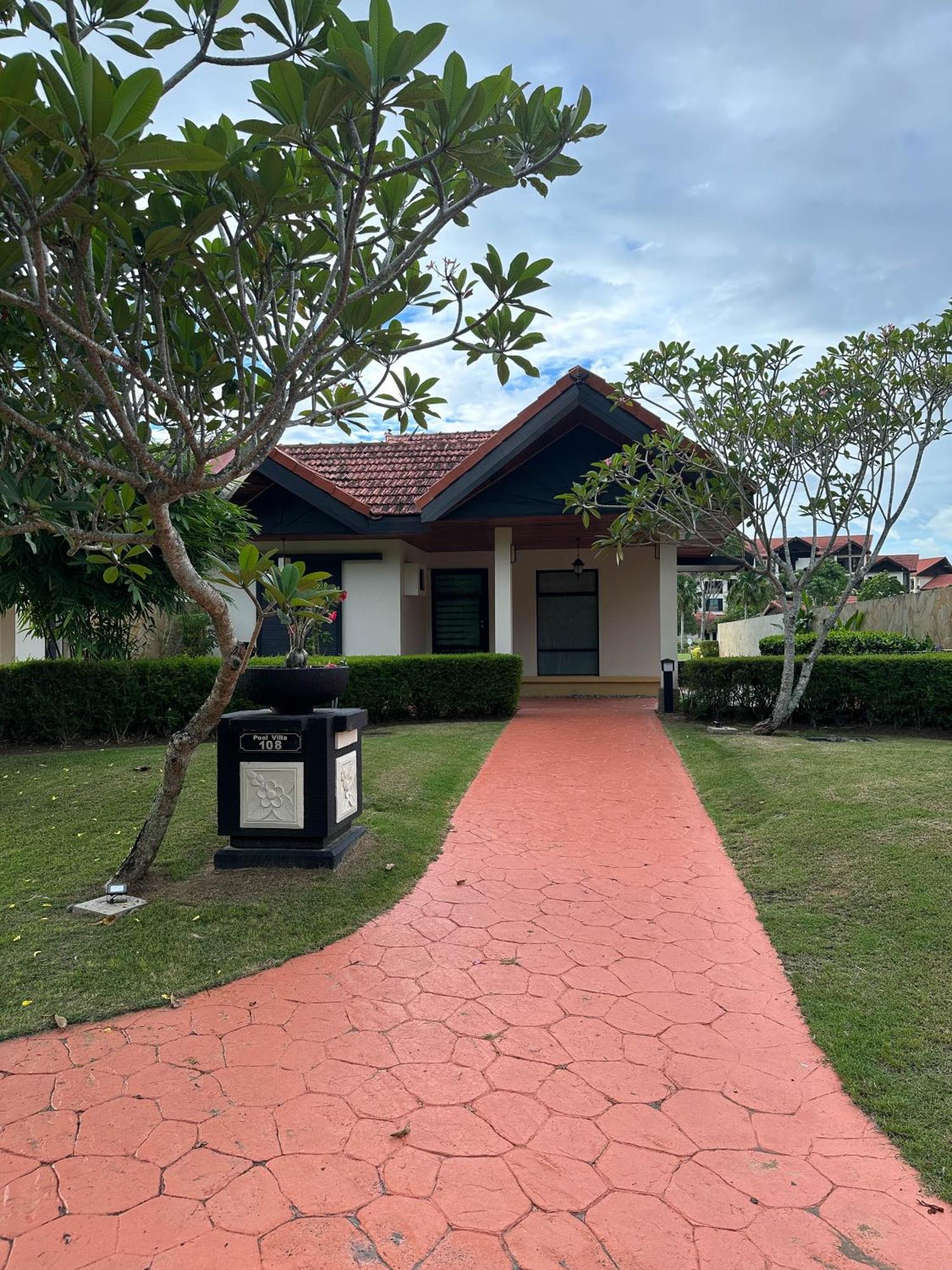 Villa Bonheur At Karambunai *